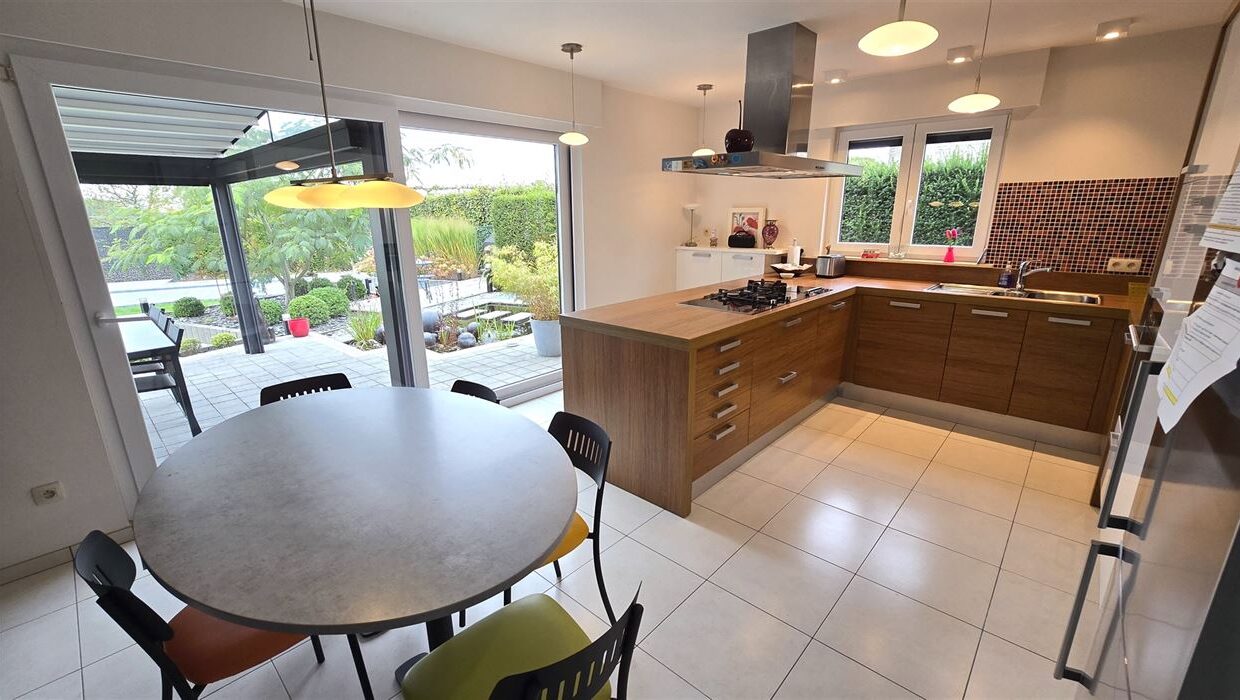 E1638961602896918253_4499KL