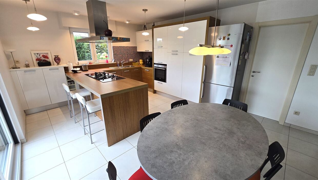 E3638961602877692116_4499JL