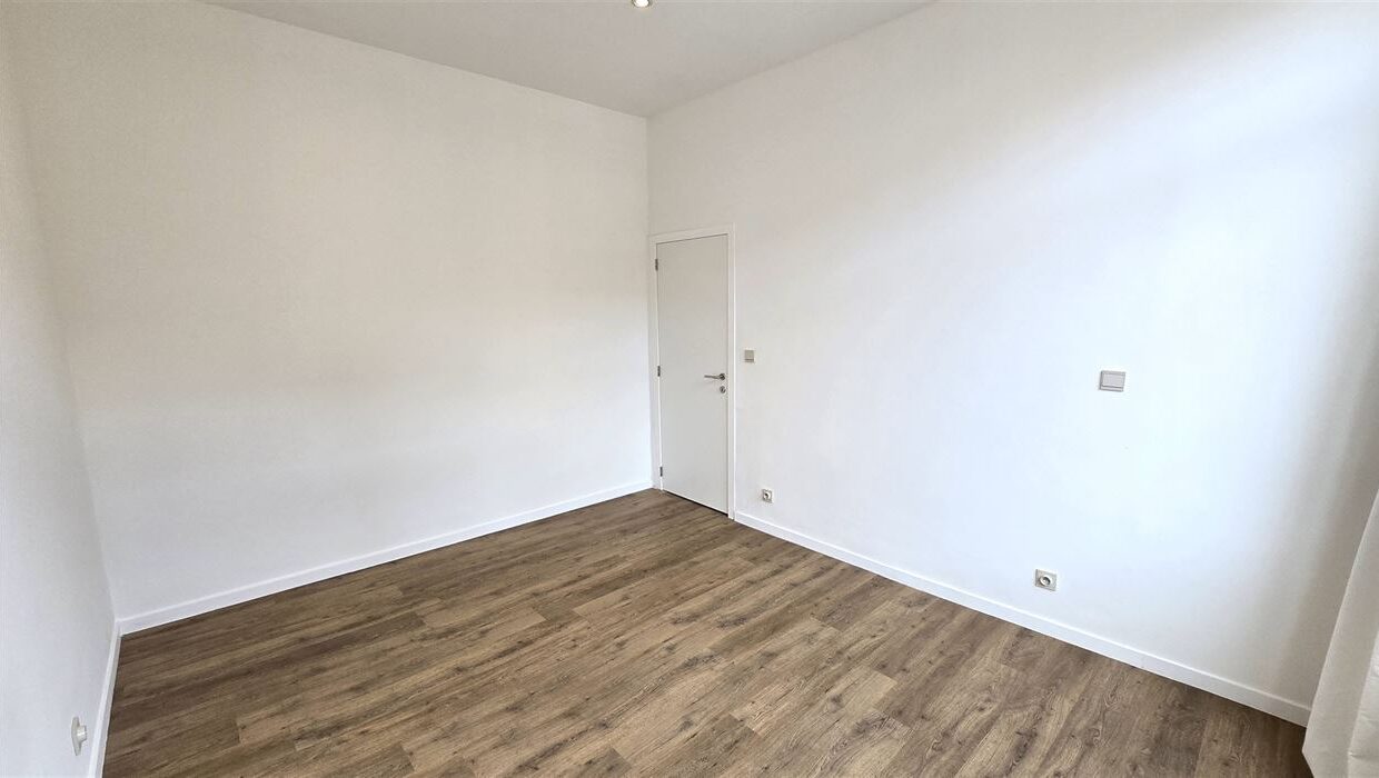 E1638977001535664354_4504ML