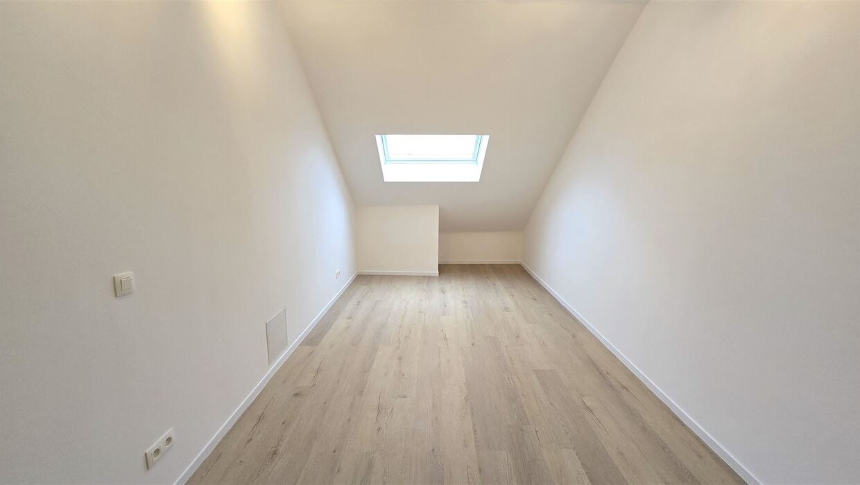 E2638990954027100253_4512KL