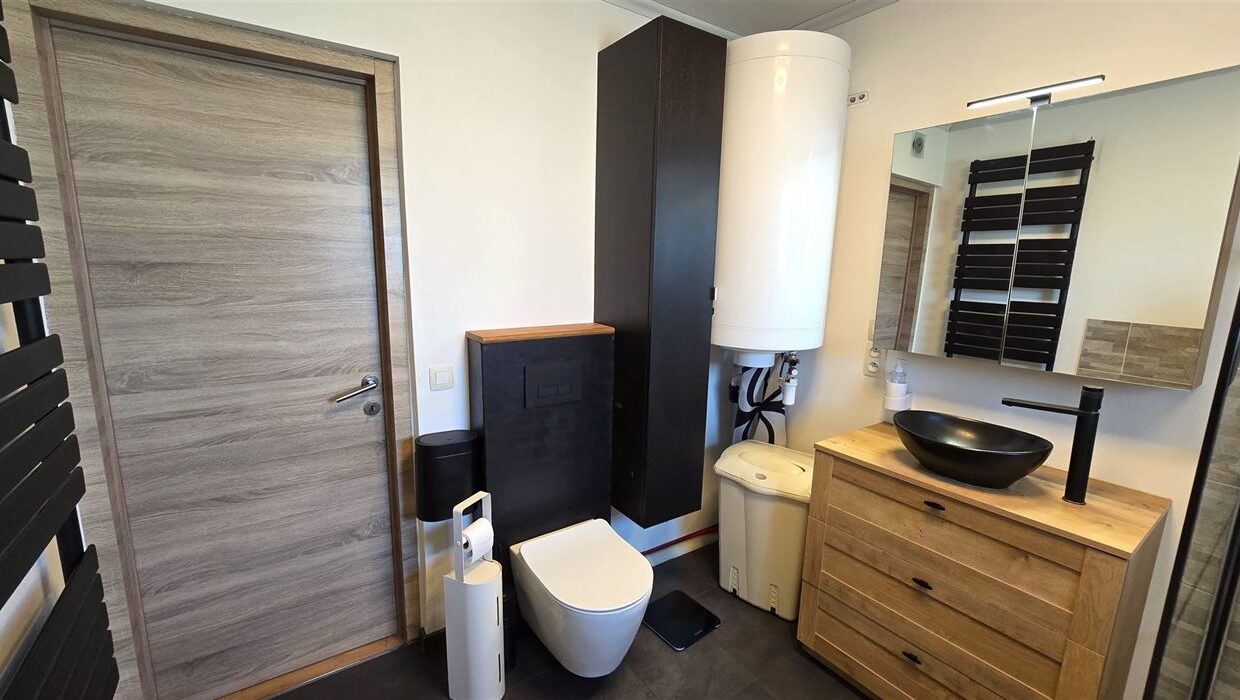 E3638975893089445207_4503AGL