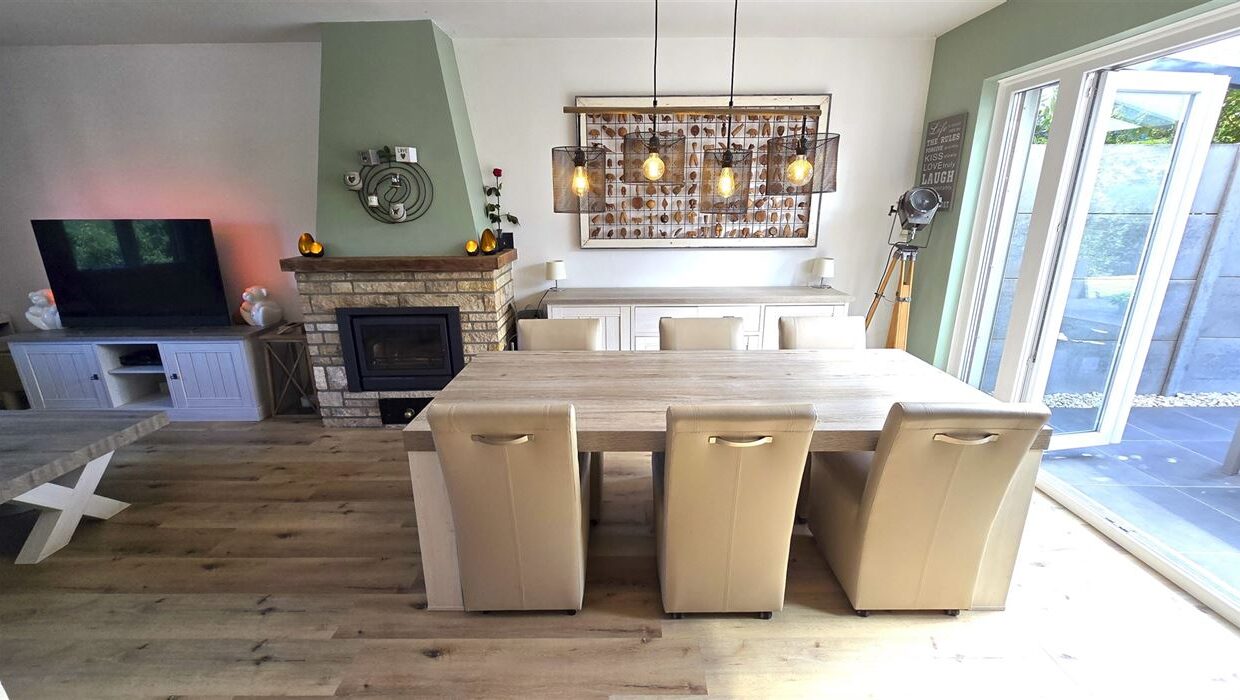 E3638975893124807402_4503LL