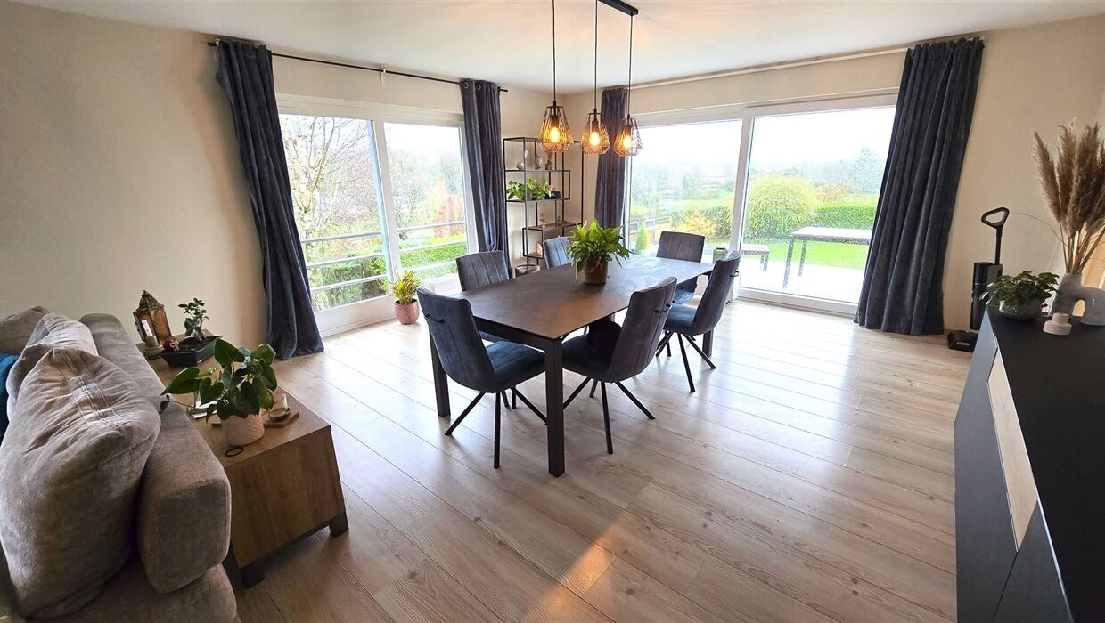 E3638996996771036279_4522FL