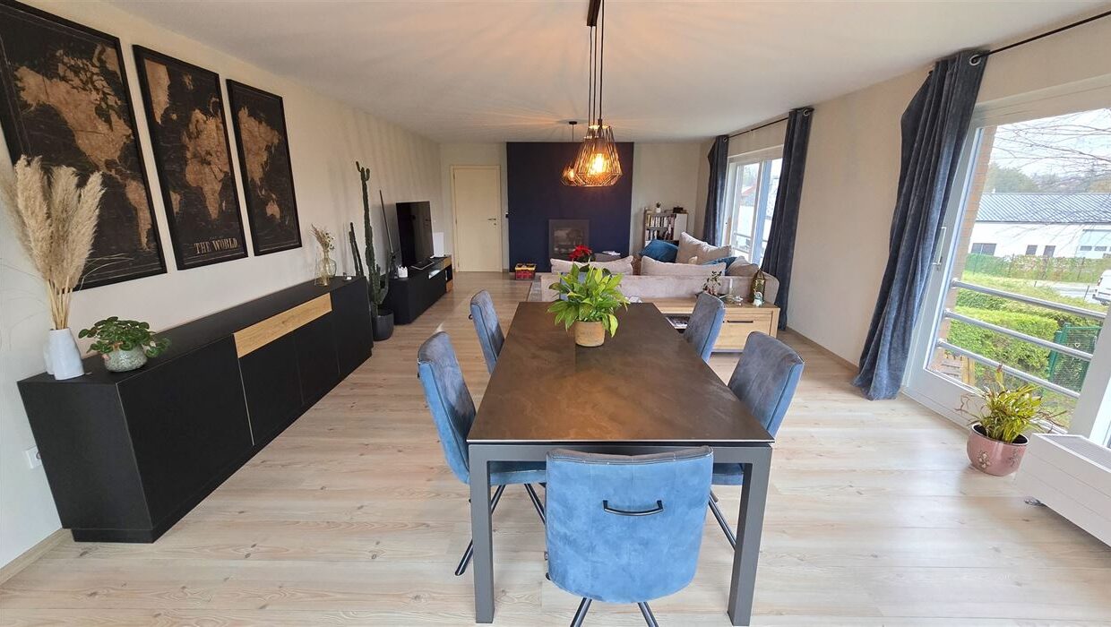 E3638996996789235067_4522CL