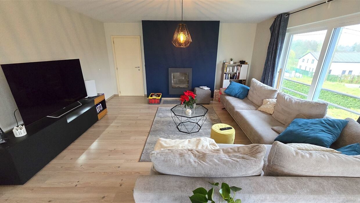 E3638996996790175950_4522DL