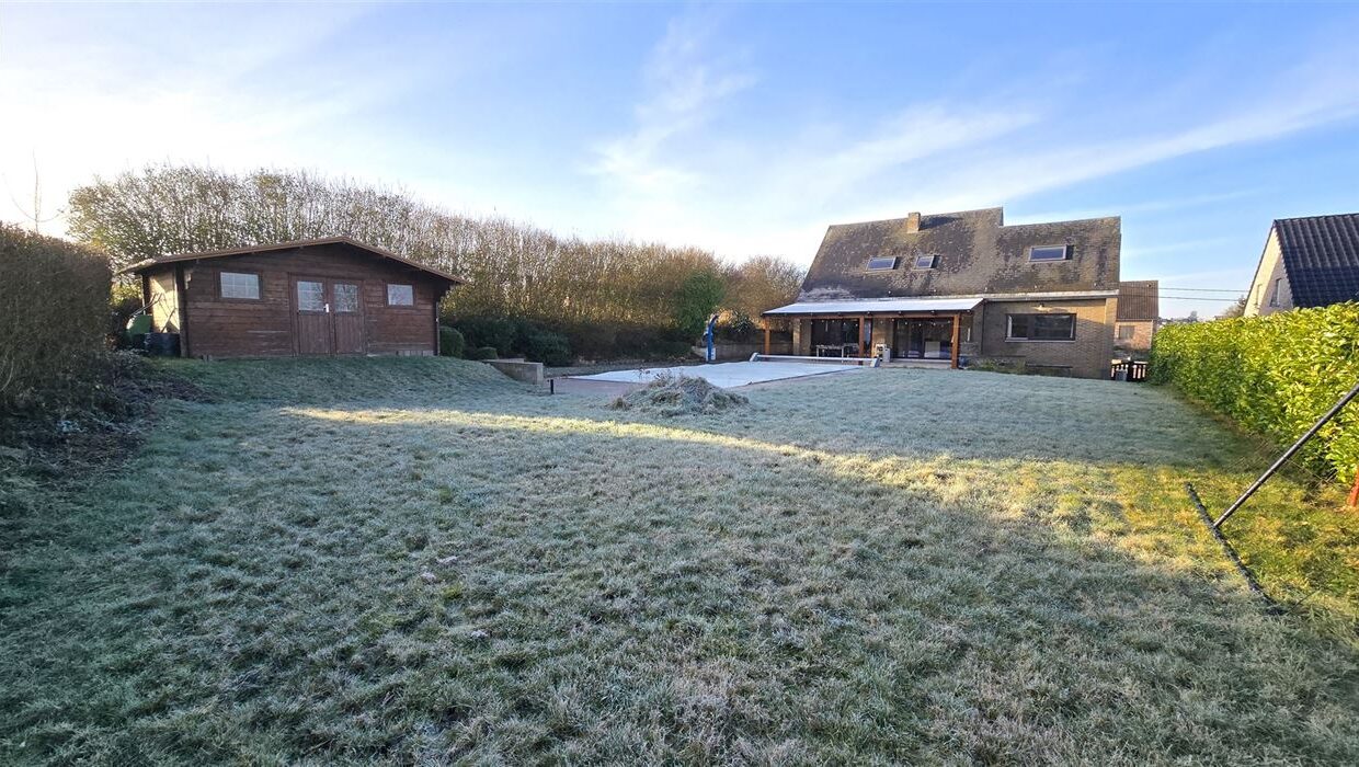 E1639050218100903627_4543ADL