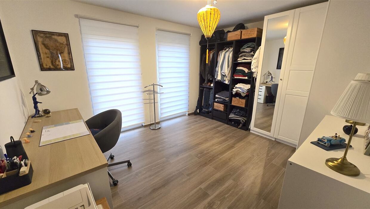 E1639050219682431537_4544LL