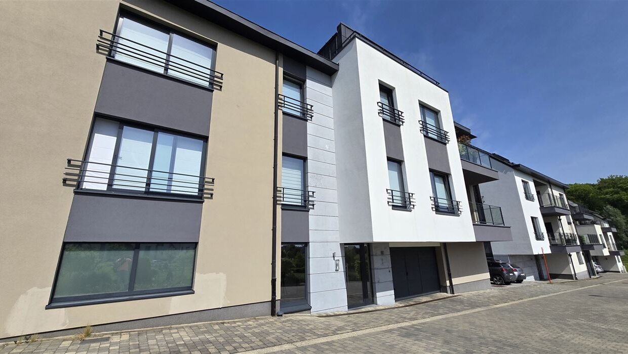 E1639064412114495558_4557CL