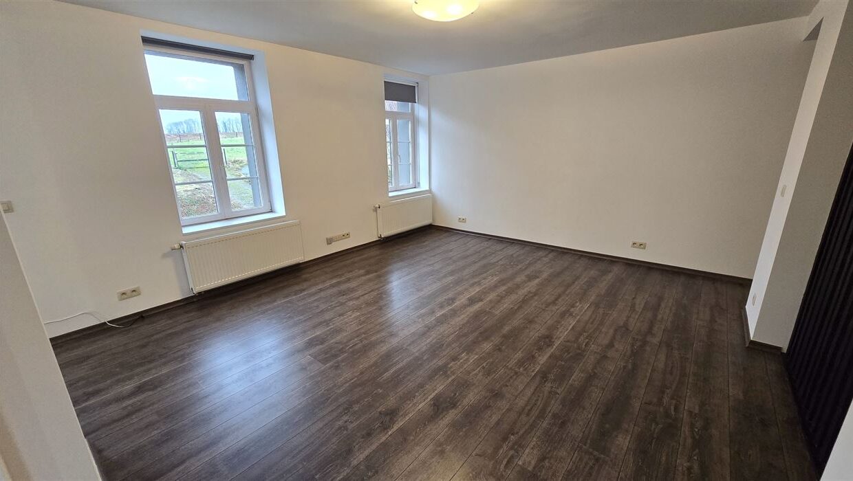 E1639073928622789930_4558CL