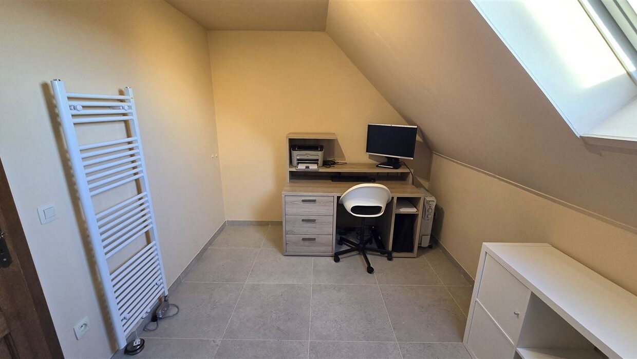 E2639050218100907196_4543NL