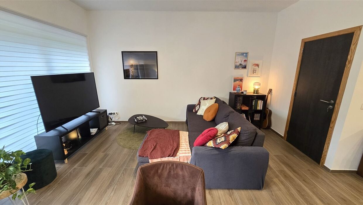 E2639050219656573437_4544FL