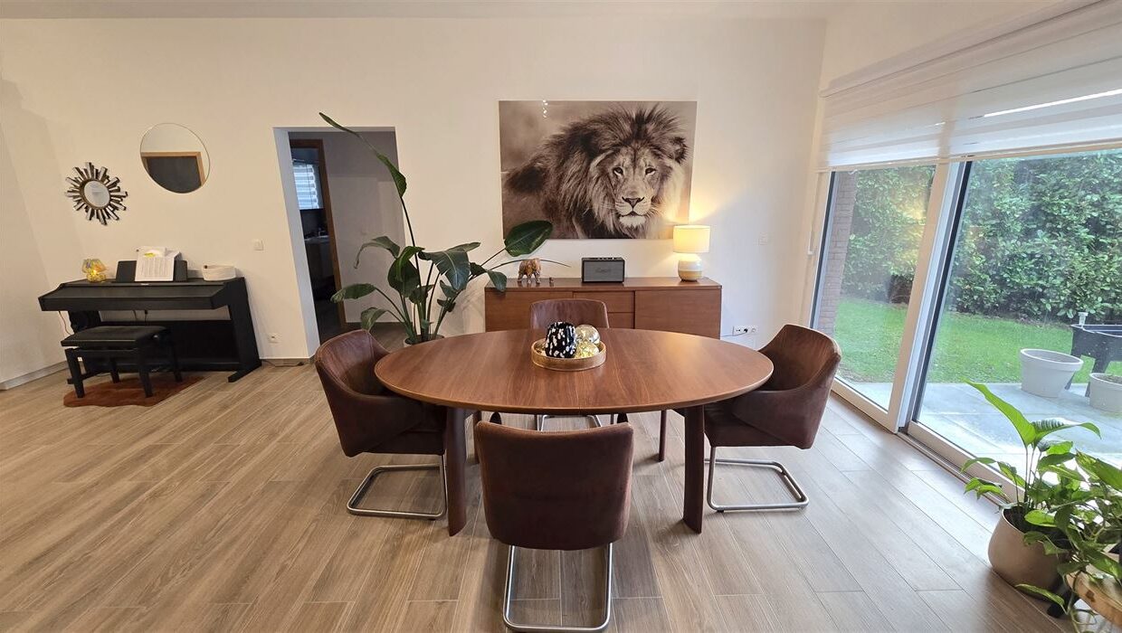 E2639050219660400025_4544EL