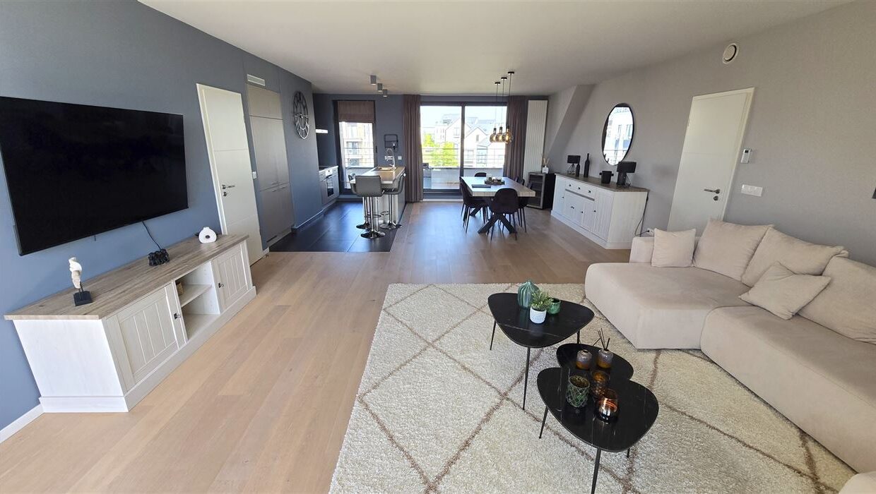 E2639064412115480108_4557IL