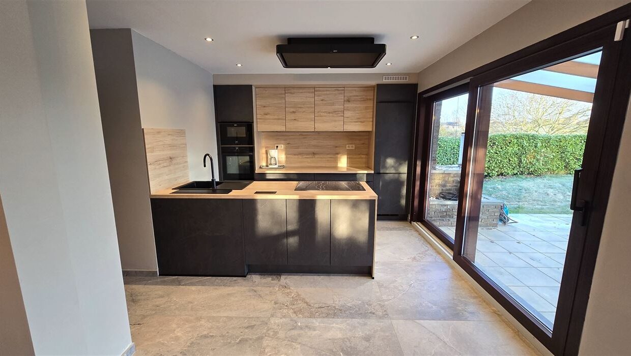 E3639050218100691457_4543GL