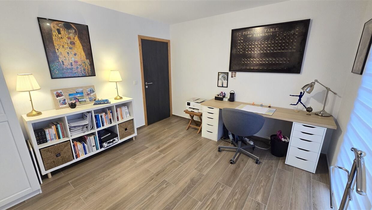 E3639050219660394690_4544KL