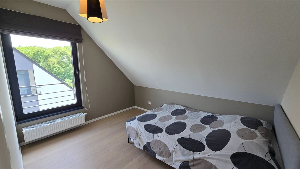 E3639064412133539404_4557AGL