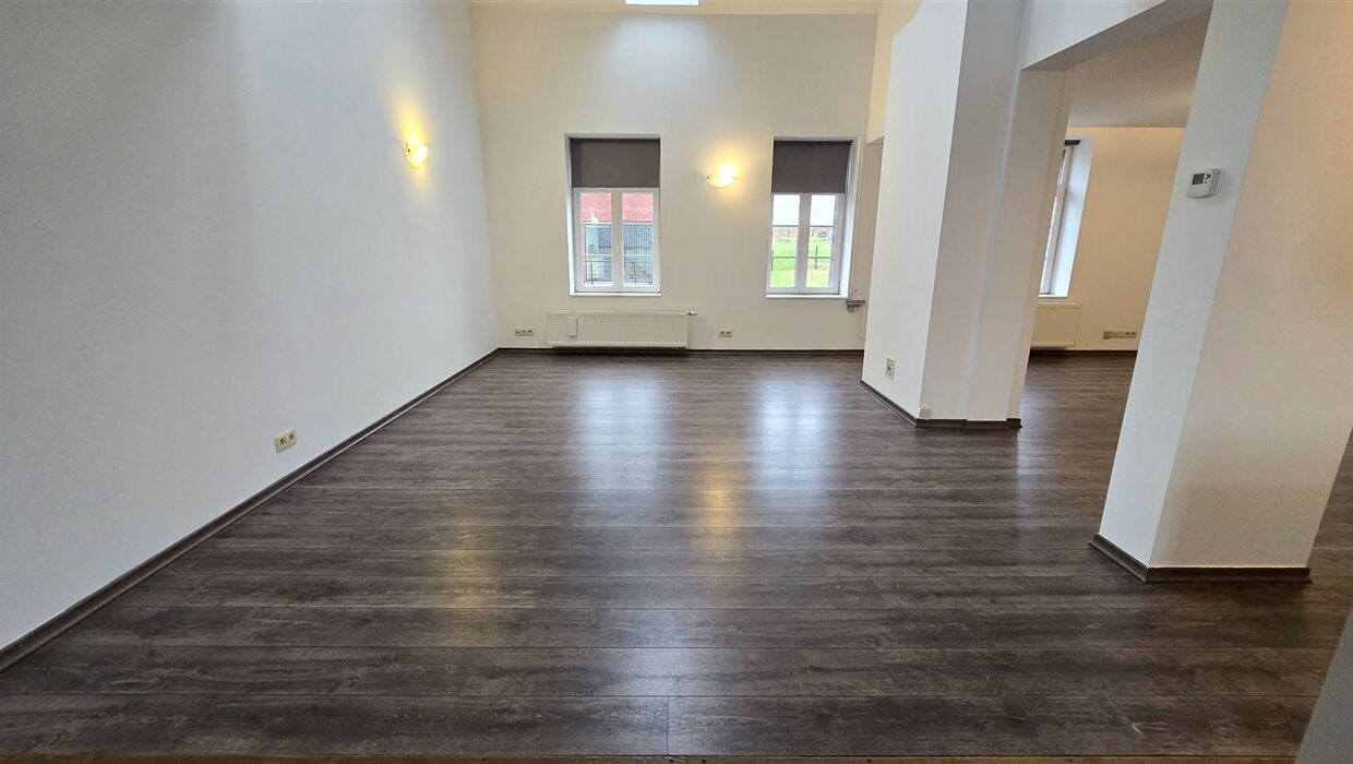 E3639073928617006154_4558FL