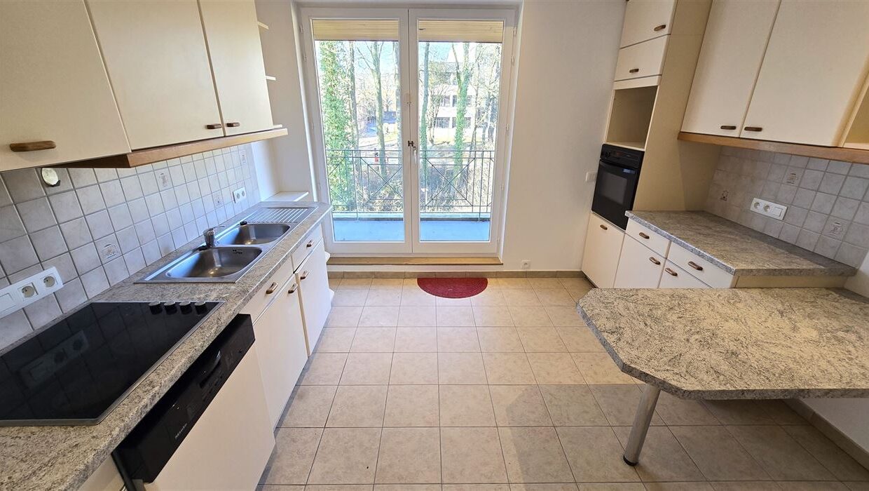 E1639082589850751873_4559HL