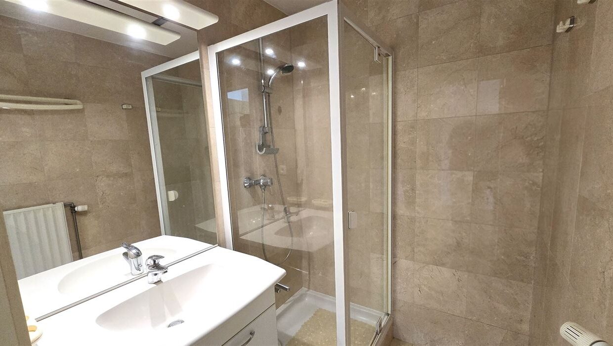 E2639082589887142220_4559ML