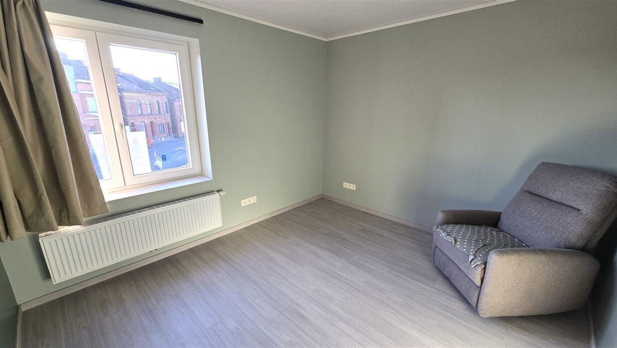 E2639083355034013092_4562KL