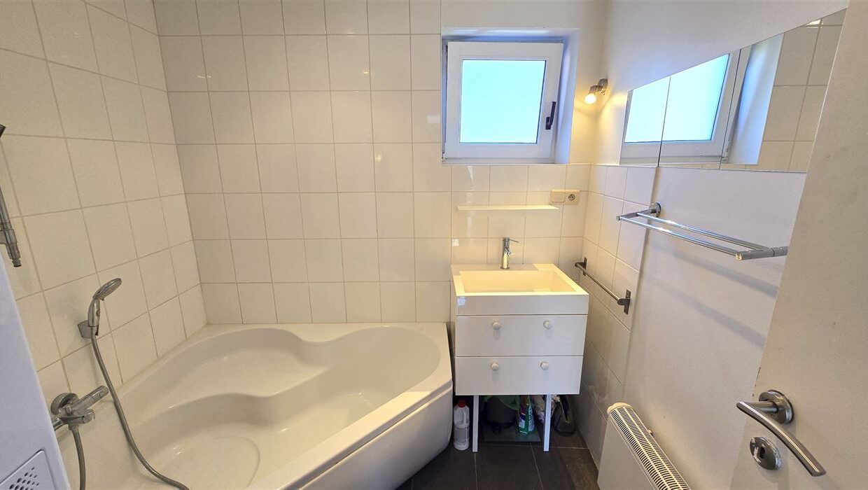 E2639089260626277519_4565NL