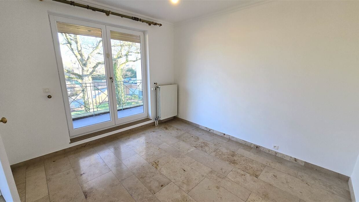 E3639082589858591232_4559OL