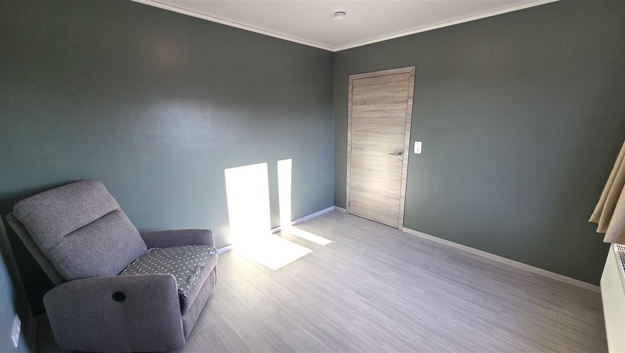 E3639083355013460255_4562LL