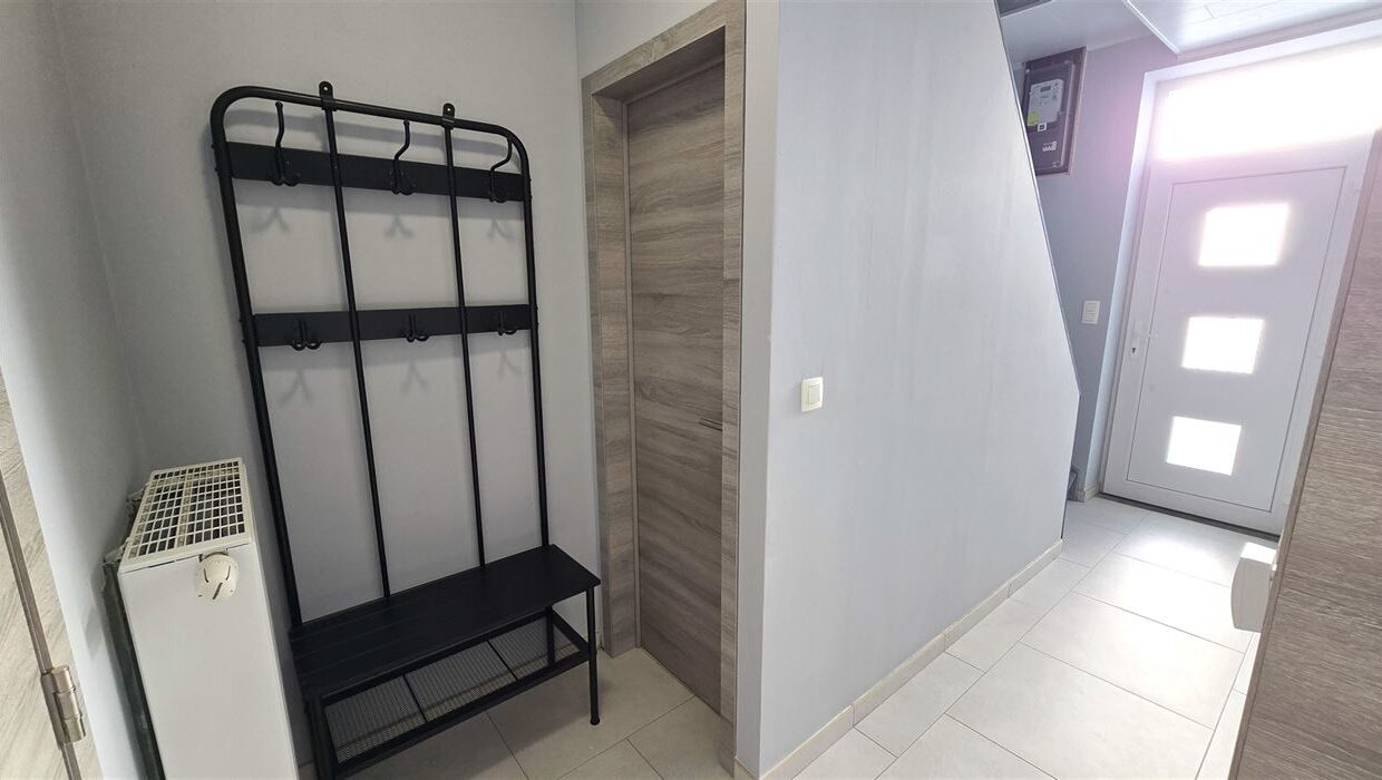 E3639083355037674728_4562BL