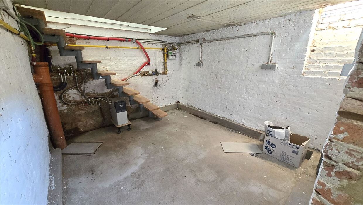 E3639083355037680284_4562AAL